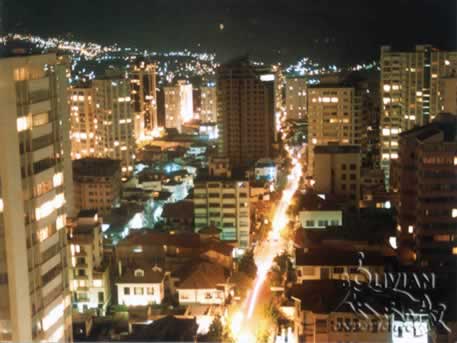 central La Paz at night