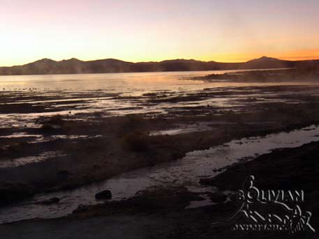 Sunset at Polques Polques hot springs     at the Laguna Salada (Salty Lagoon, Salar de Chalviri), Eduardo Avaroa National Reserve, Eduardo Avaroa National Reserve, Sud Lipez, Bolivia